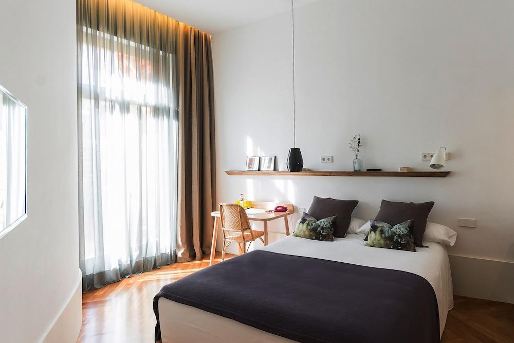 Casa Mathilda Bed & Breakfast Барселона Екстериор снимка