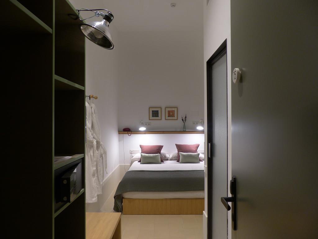 Casa Mathilda Bed & Breakfast Барселона Екстериор снимка