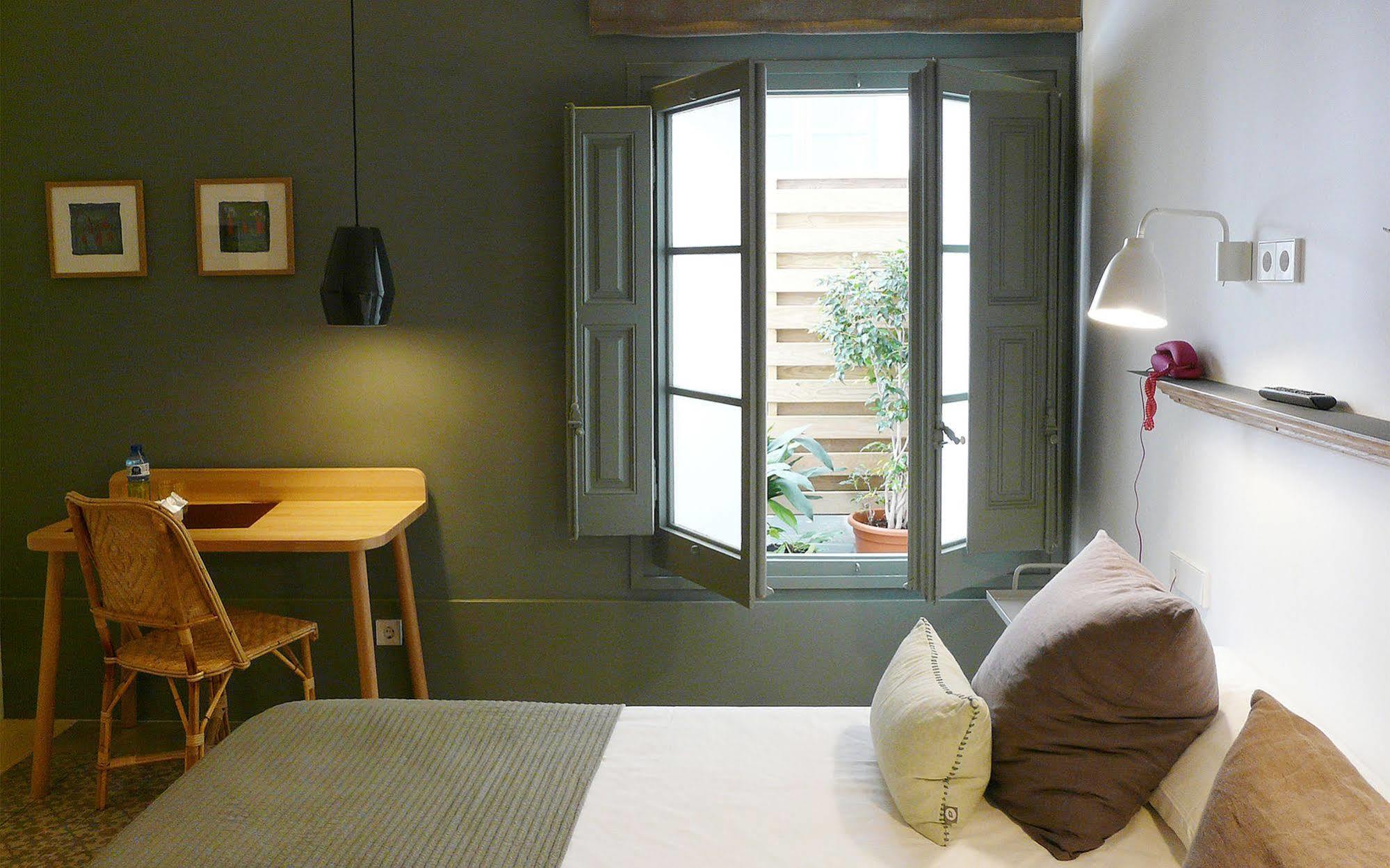 Casa Mathilda Bed & Breakfast Барселона Екстериор снимка
