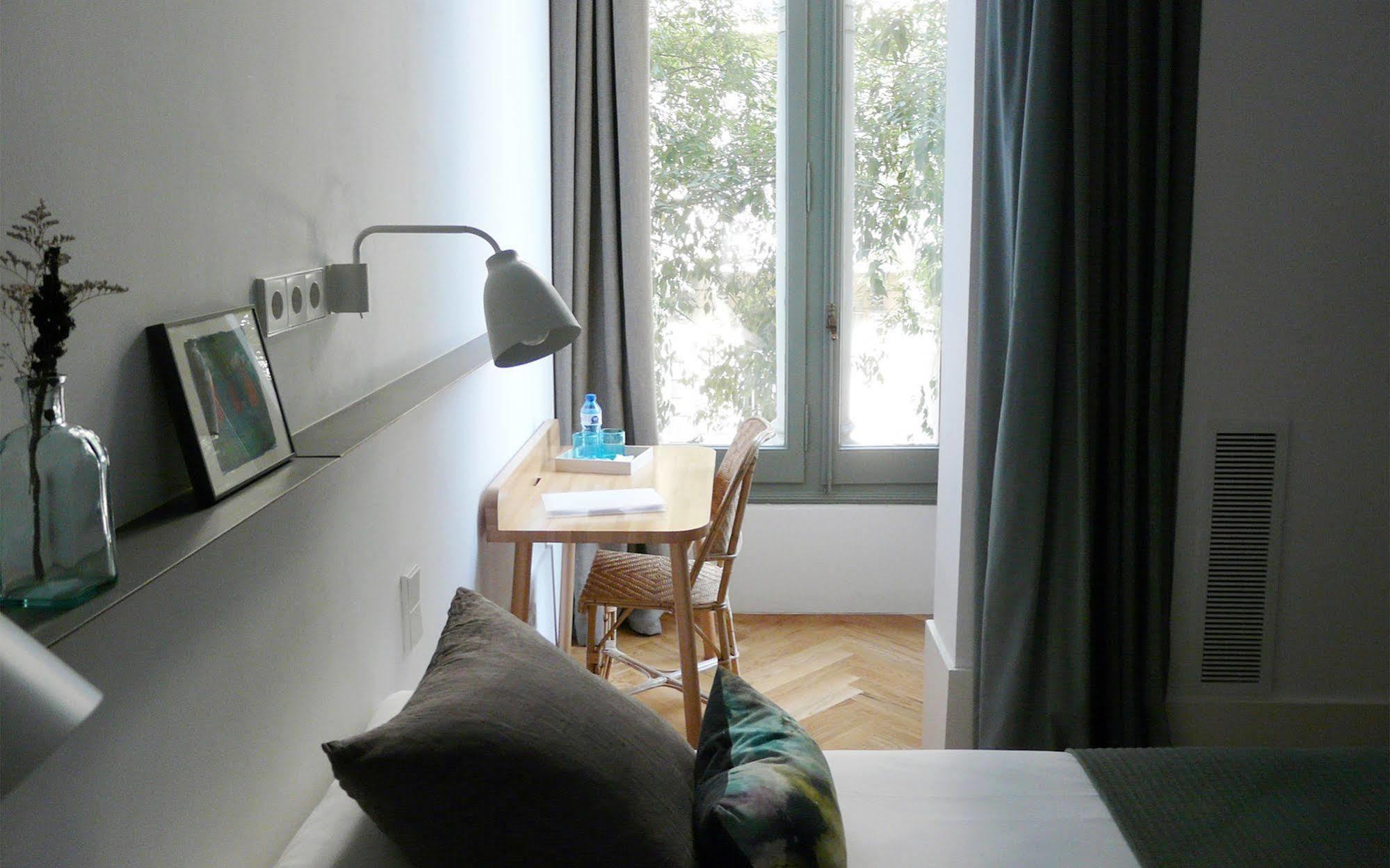 Casa Mathilda Bed & Breakfast Барселона Екстериор снимка