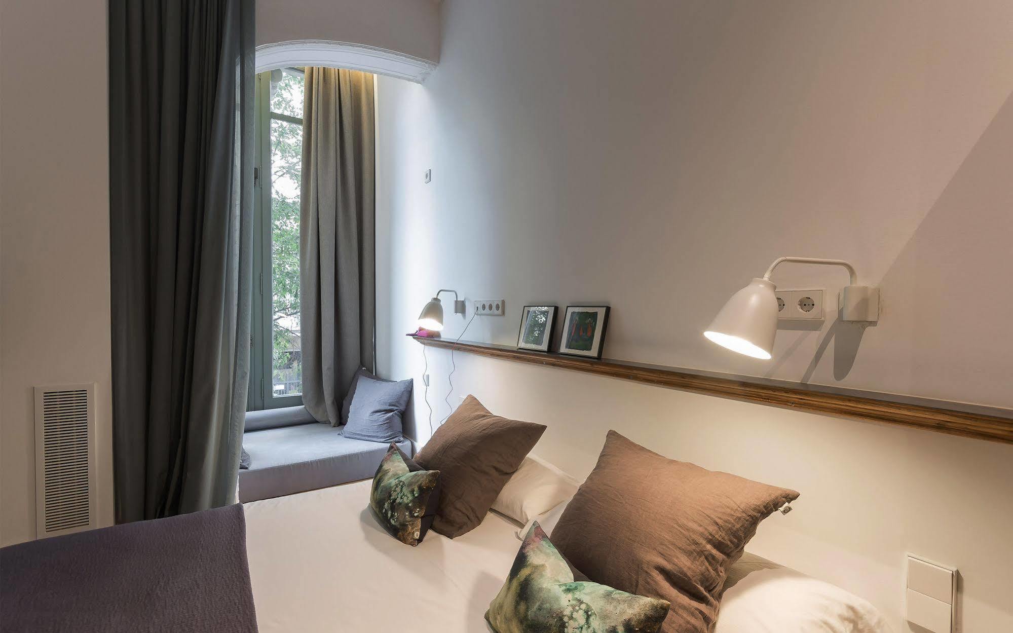 Casa Mathilda Bed & Breakfast Барселона Екстериор снимка